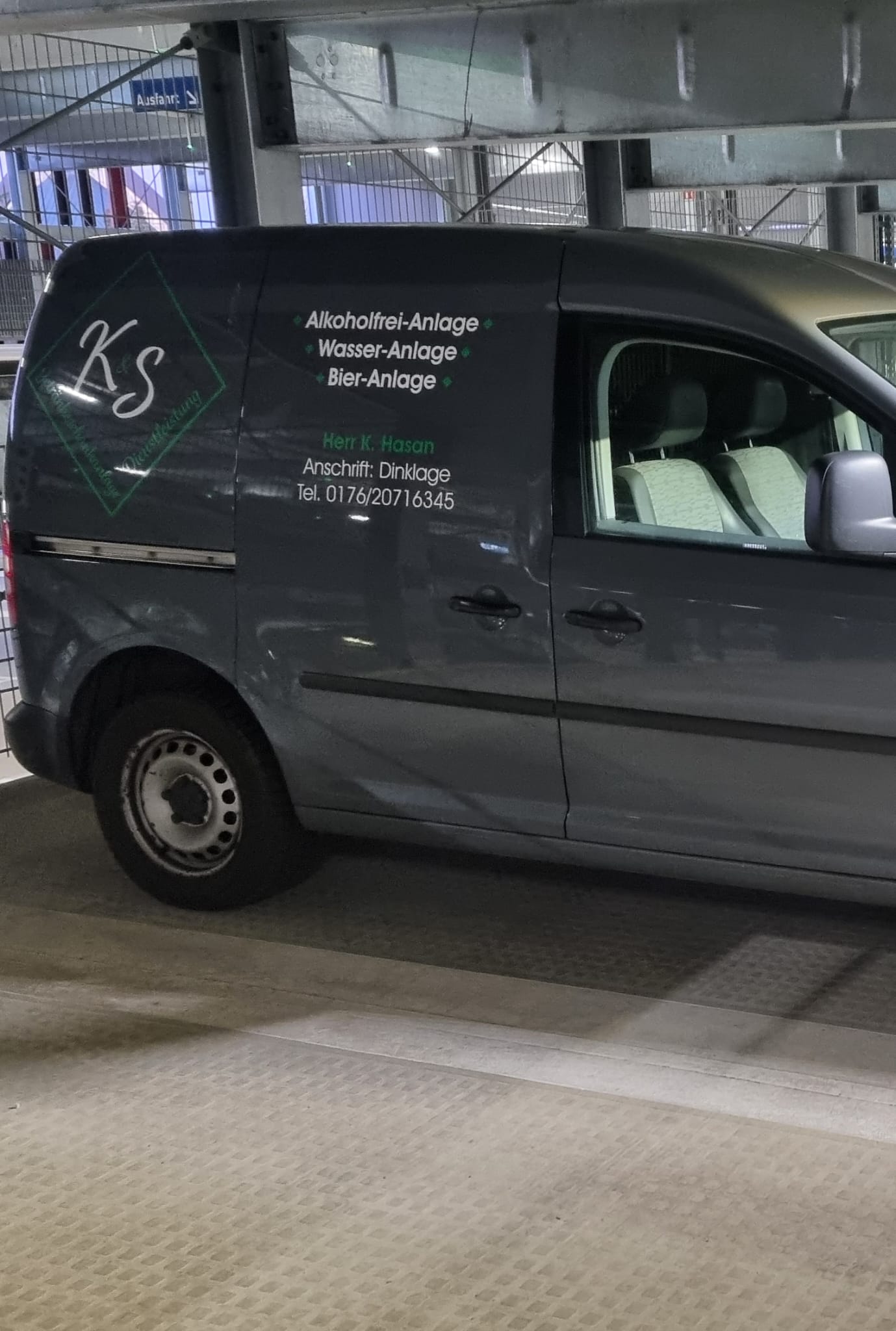 K&S Firmenfahrzeug mit Leistungen